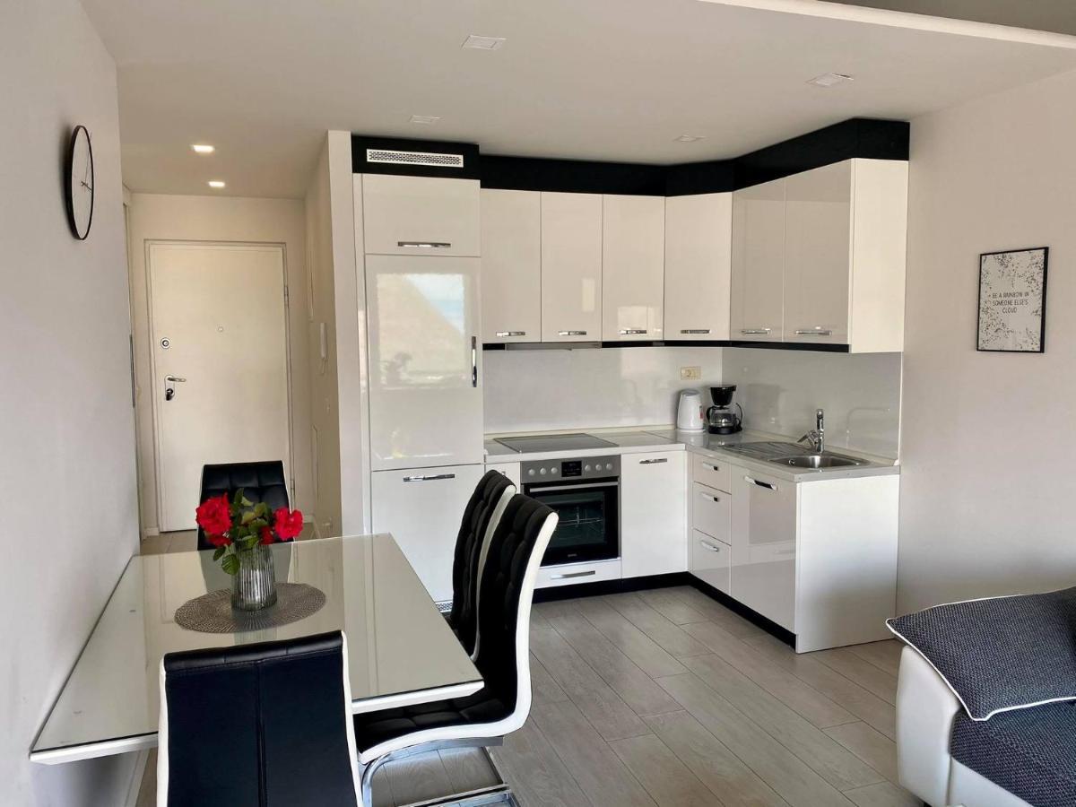 Lux Apartment Sea View Makarska Exterior photo